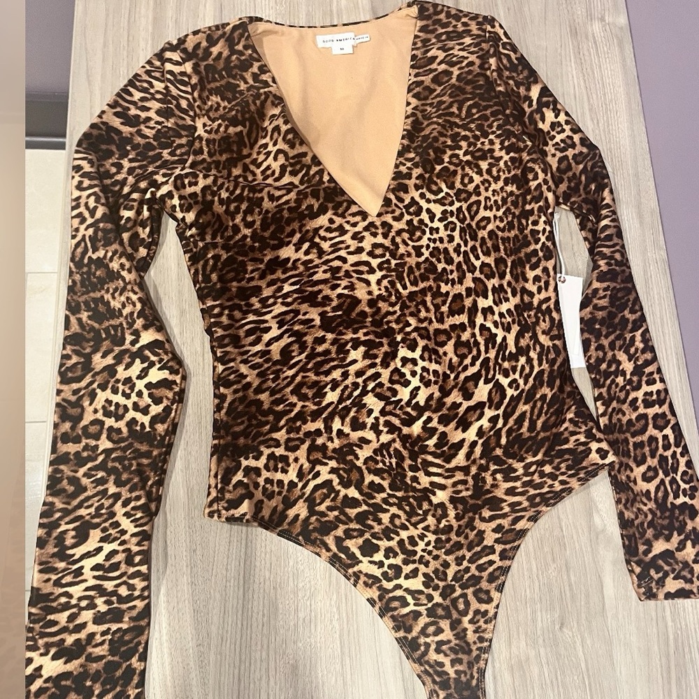 V nexk thong bodysuit